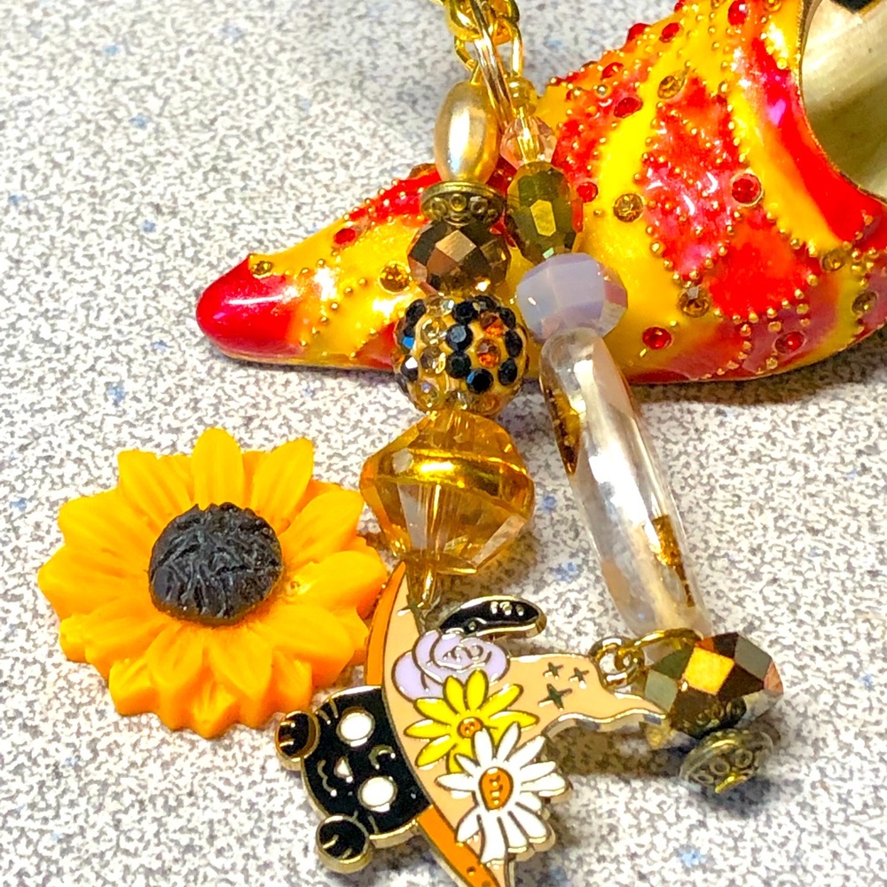 Black cat in witches hat and sunflower purse bling with glass beads-Halloween